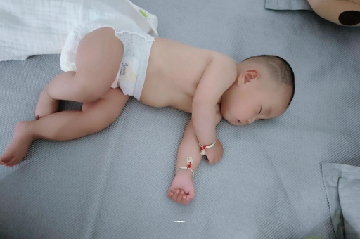 兰州几个月宝宝会抬头